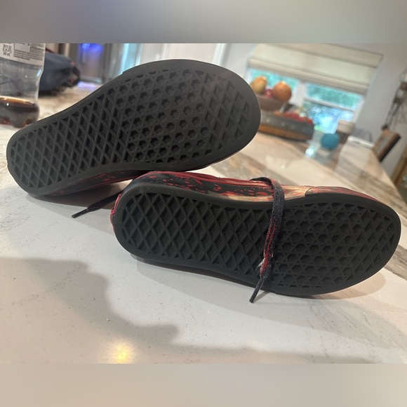 Vans x Nightmare on Elm Street Sk8-Hi | Freddy Collab | Men’s 4 / Women’s 5.5 - Picture 9 of 9